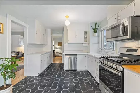 Kitchen - 201 Pemberton Rd, Irondequoit, NY 14622 photo 3 of 4