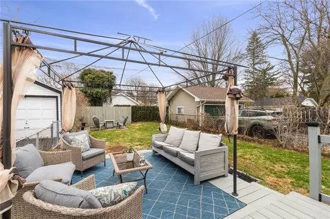 Exterior - 201 Pemberton Rd, Irondequoit, NY 14622 photo 6 of 11