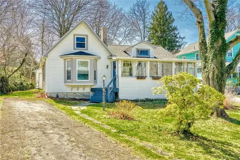 545 Forest Lawn Rd, Webster, NY 14580