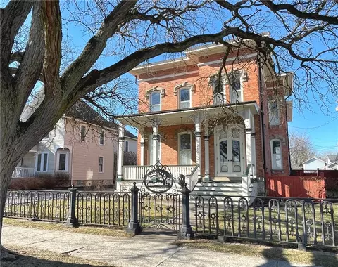 280 S Main St, Canandaigua, NY 14424