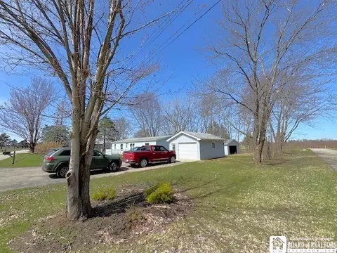 1516 Silver Ln, Hanover, NY 14136