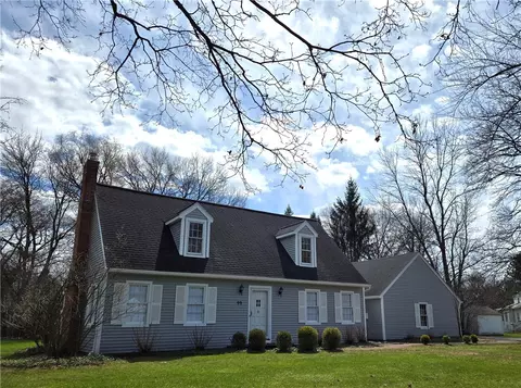 99 Idlewood Rd, Rochester, NY 14618