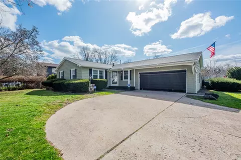 985 Weiland Rd, Greece, NY 14626