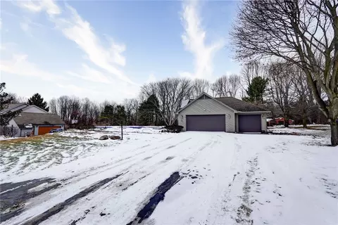 33 Sutton Pt, Pittsford, NY 14534