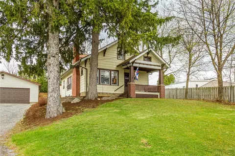 600 W Lake Dr, Canandaigua, NY 14424