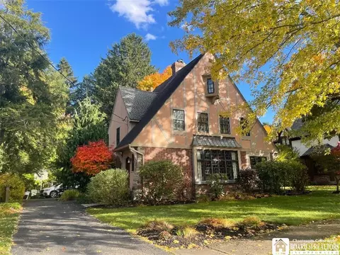 27 Canterbury Rd, Ellicott, NY 14701