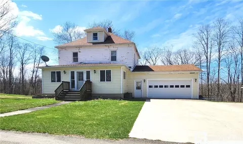 31 Forestville St, Hanover, NY 14136