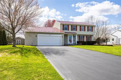 59 Hillcrest Dr, Hamlin, NY 14464