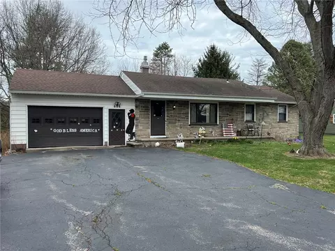 608 Burritt Rd, Parma, NY 14468