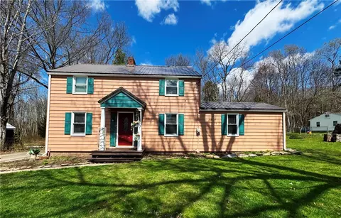 25 Mckune Ave, Bradford, PA 16701