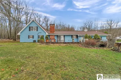 Exterior - 1701 Stardust Ln, Olean, NY 14760 photo 4 of 11