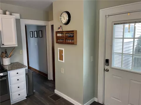 Entry Way - 125 Brett Rd, Irondequoit, NY 14609 photo 3 of 5