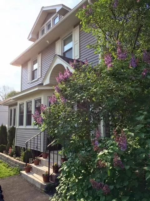 Exterior - 125 Brett Rd, Irondequoit, NY 14609 photo 5 of 8