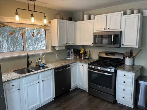 Kitchen - 125 Brett Rd, Irondequoit, NY 14609 photo 4 of 4