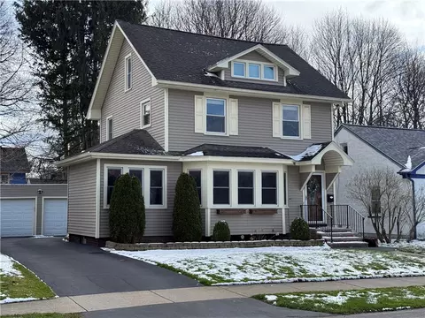 125 Brett Rd, Irondequoit, NY 14609