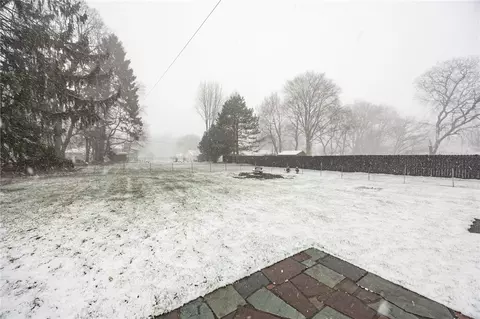 Exterior - 117 Bay View Rd, Irondequoit, NY 14609 photo 5 of 5