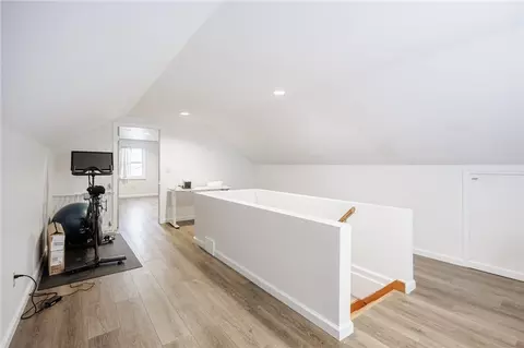 Entry Way - 117 Bay View Rd, Irondequoit, NY 14609 photo 3 of 7