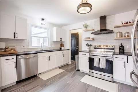 Kitchen - 117 Bay View Rd, Irondequoit, NY 14609 photo 1 of 7