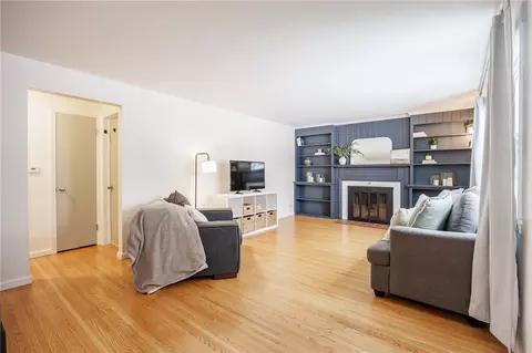 Living - 117 Bay View Rd, Irondequoit, NY 14609 photo 3 of 8
