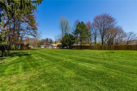 Exterior - 117 Bay View Rd, Irondequoit, NY 14609 photo 3 of 5