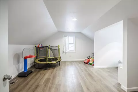 Entry Way - 117 Bay View Rd, Irondequoit, NY 14609 photo 5 of 7