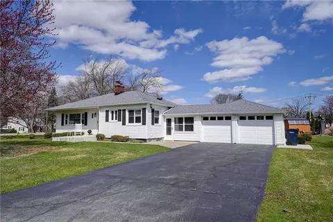 6 Sunnyside Dr, Rochester, NY 14623