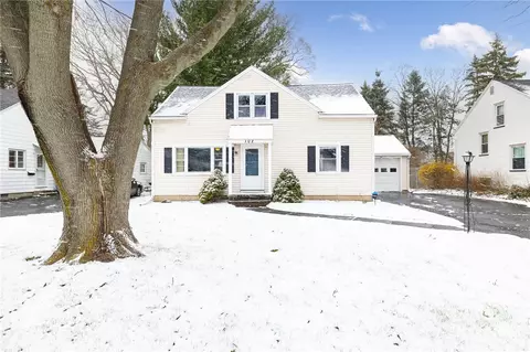 102 Menard Dr, Greece, NY 14616