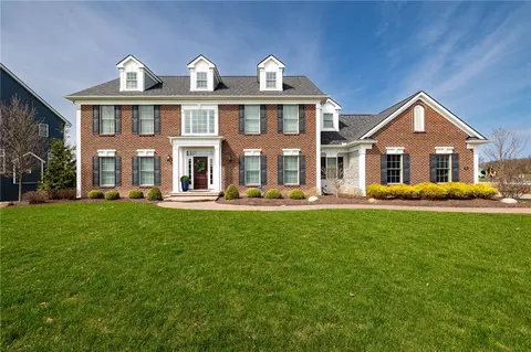 83 Coventry Rdg, Pittsford, NY 14534