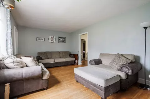 723 Eaton Rd, Irondequoit, NY 14617 photo 4
