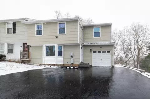 32 Belinda Cres, Perinton, NY 14450