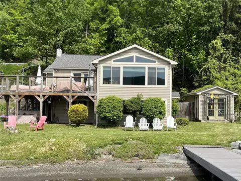 8976 Trio Dr, Urbana, NY 14840
