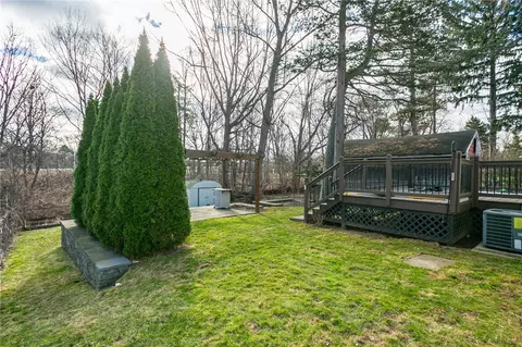 424 Helendale Rd, Irondequoit, NY 14609 photo 4