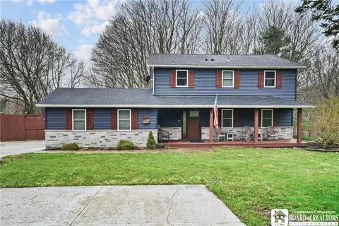 3640 Two Rod Rd, East Aurora, NY 14052