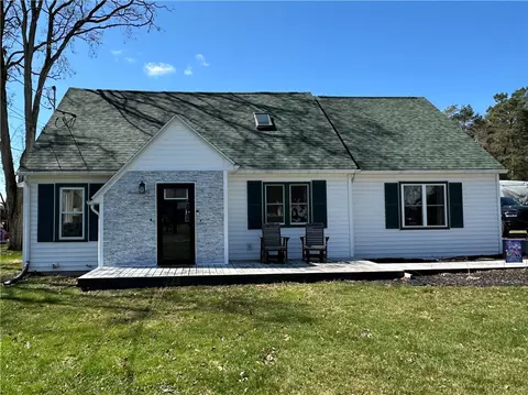121 Hillview Dr, Big Flats, NY 14814