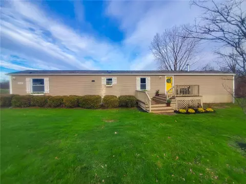5401 Hill Rd, Barre, NY 14411