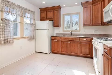 94 Lanvale Park, Irondequoit, NY 14617 photo 9