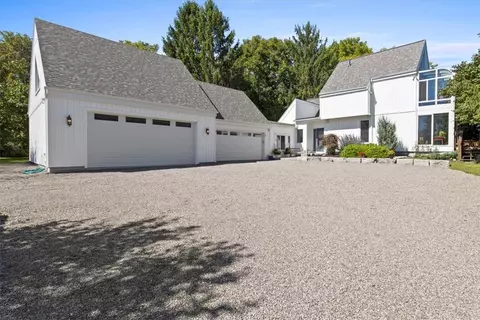 5082 Foster Rd, Canandaigua, NY 14424