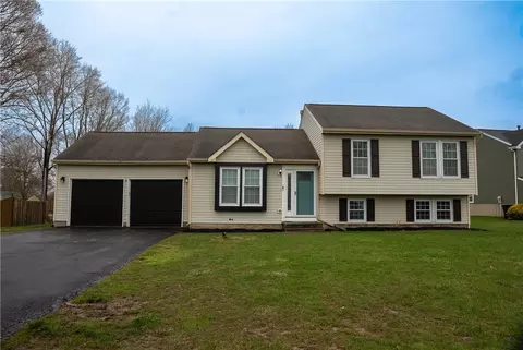 9477 Lismare Ln, Brewerton, NY 13029
