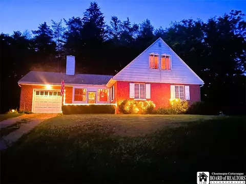 2796 Garfield Rd, Busti, NY 14701