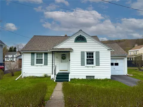 35 S Belmont Cir, Oneonta, NY 13820