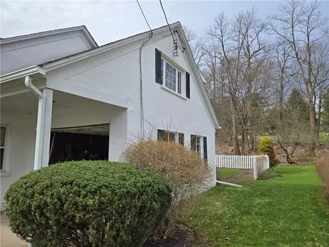 21 Dickerson St, Lyons, NY 14489 photo 3