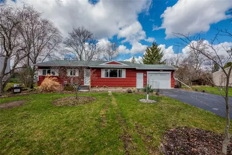 69 Guildhall Rd, Rochester, NY 14623
