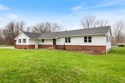 6639 Ontario Center Rd, Ontario, NY 14519