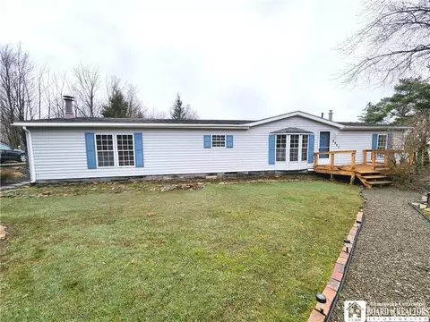 8847 Chautauqua Rd, Pomfret, NY 14063