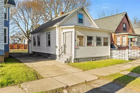 92 Ave C, Rochester, NY 14621