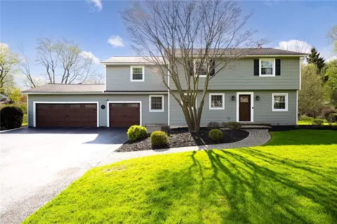 47 Kirklees Rd, Pittsford, NY 14534
