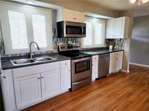 41 Hillhurst Ln, Irondequoit, NY 14617 photo 6