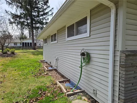 41 Hillhurst Ln, Irondequoit, NY 14617 photo 37