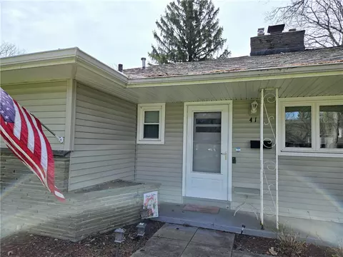41 Hillhurst Ln, Irondequoit, NY 14617 photo 2