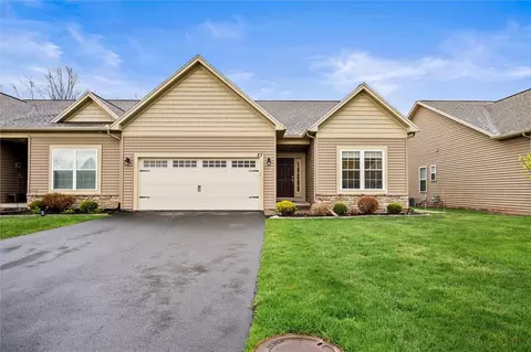 57 Golden Oaks, Gates, NY 14624
